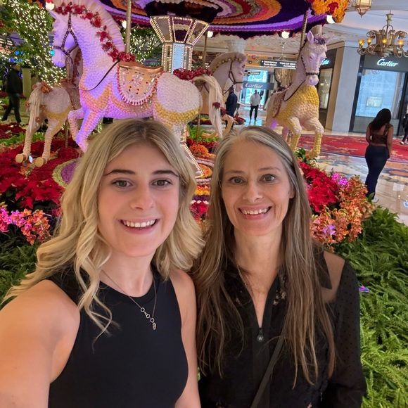 Meet your Posher, Eden - Picture 1 of 1